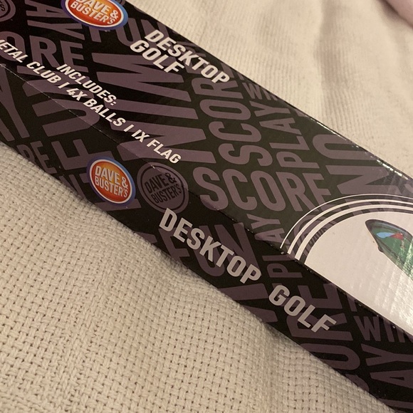 Desktop Mini Golf Dave & Busters - Picture 2 of 3